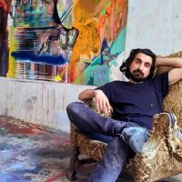 Mattia Montemezzani nel suo studio