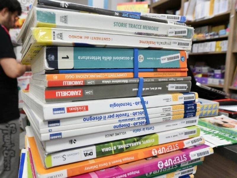 Contributi per acquisto libri di testo e materiale didattico per gli studenti delle medie