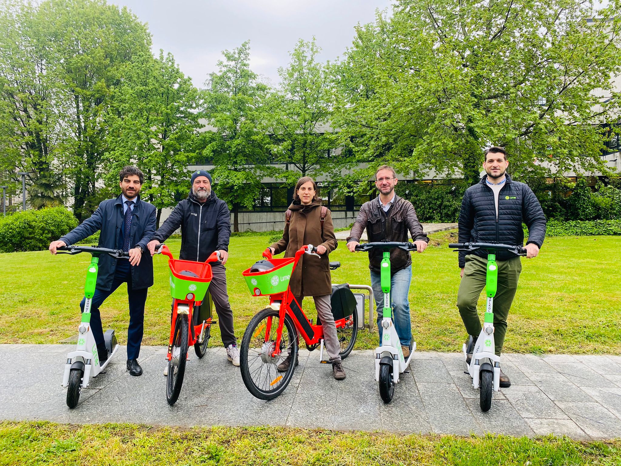 Biciclette e monopattini in condivisione, attivato il servizio in città