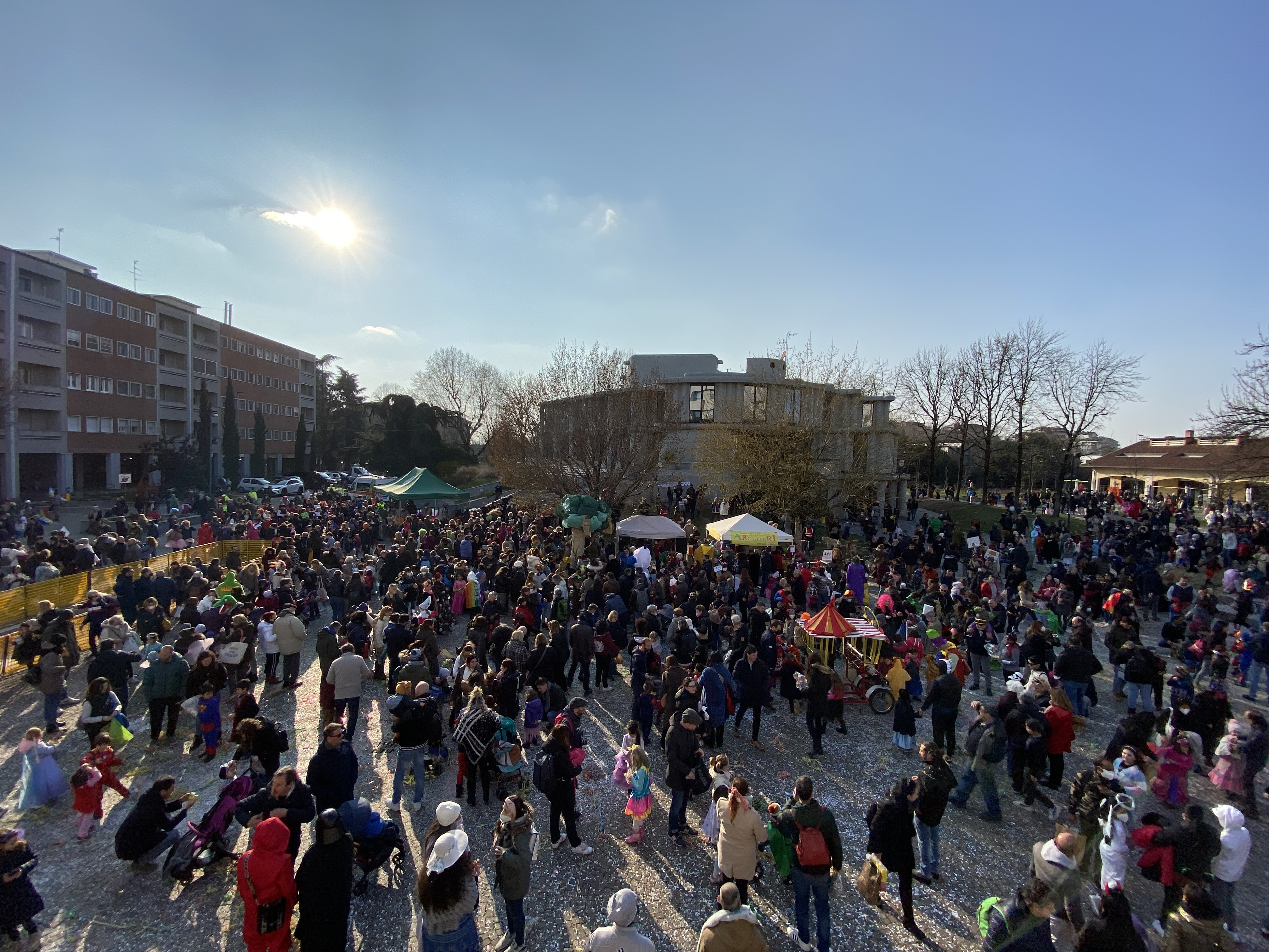 Carnevale in città, festa e divertimento nei quartieri e in piazza San Francesco