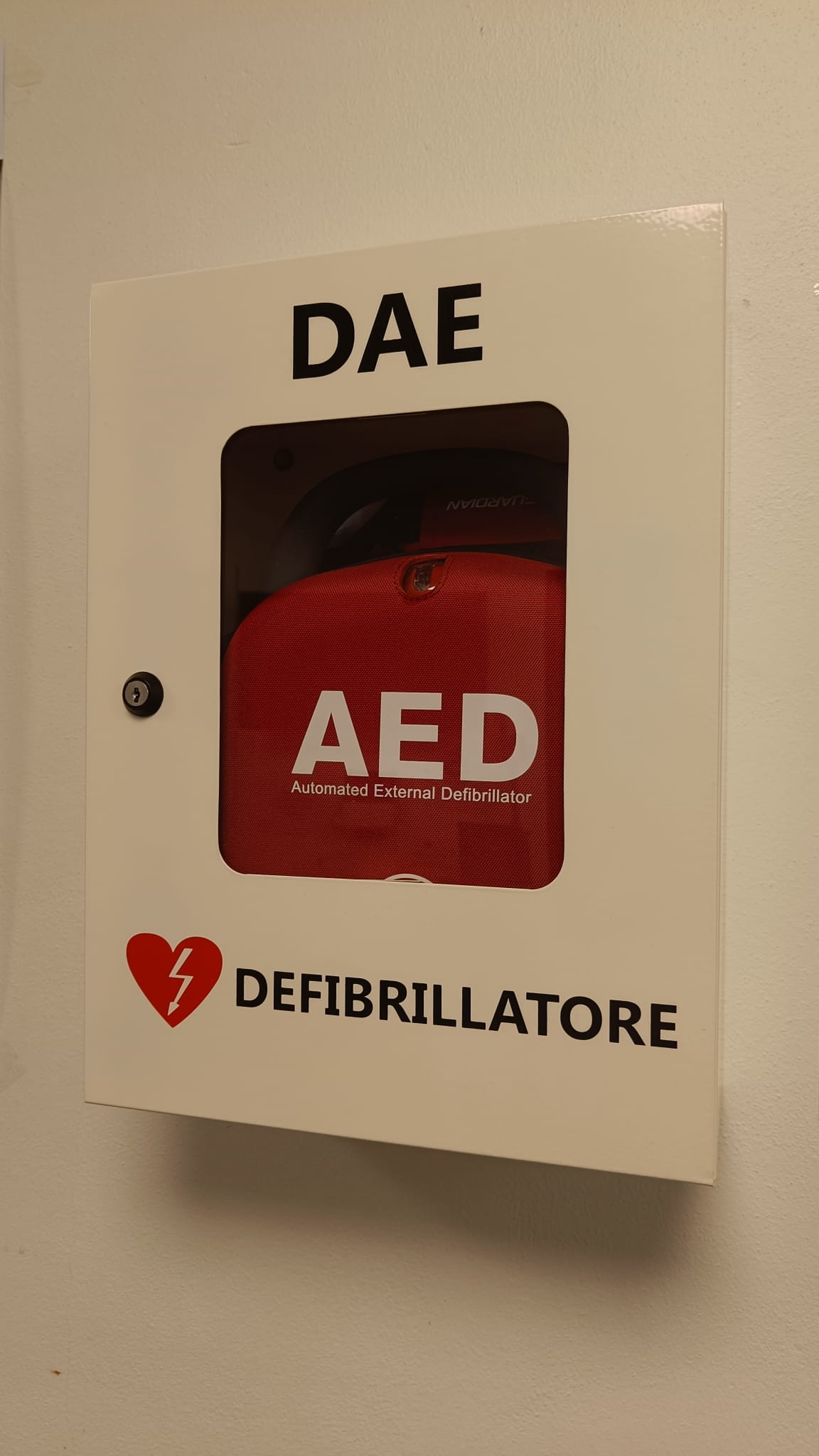 Installato al Centro Verdi un nuovo defibrillatore